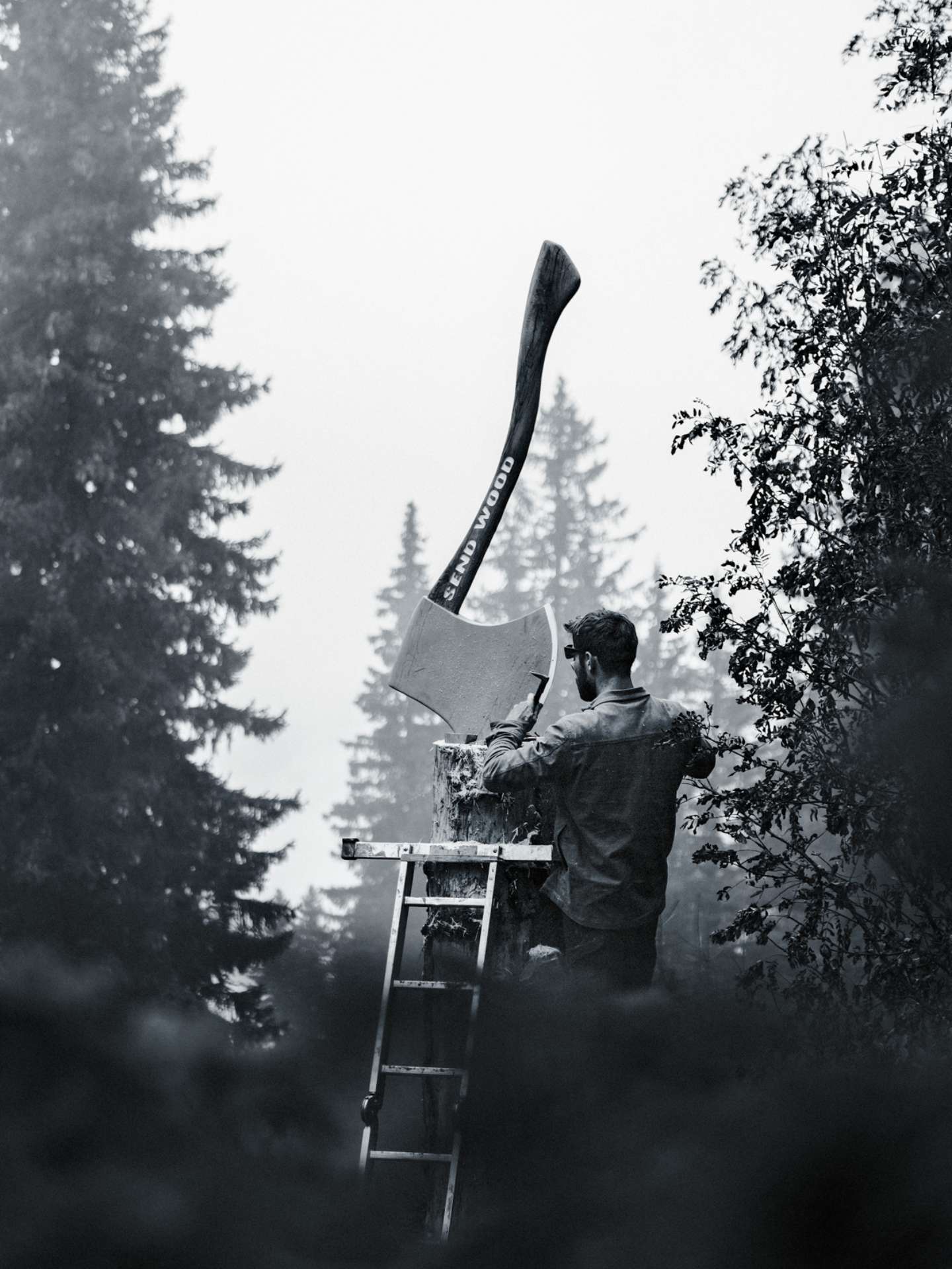 Hache en bois - Décor snowpark Avoriaz Snowzone - Photo de @nikooo_r
