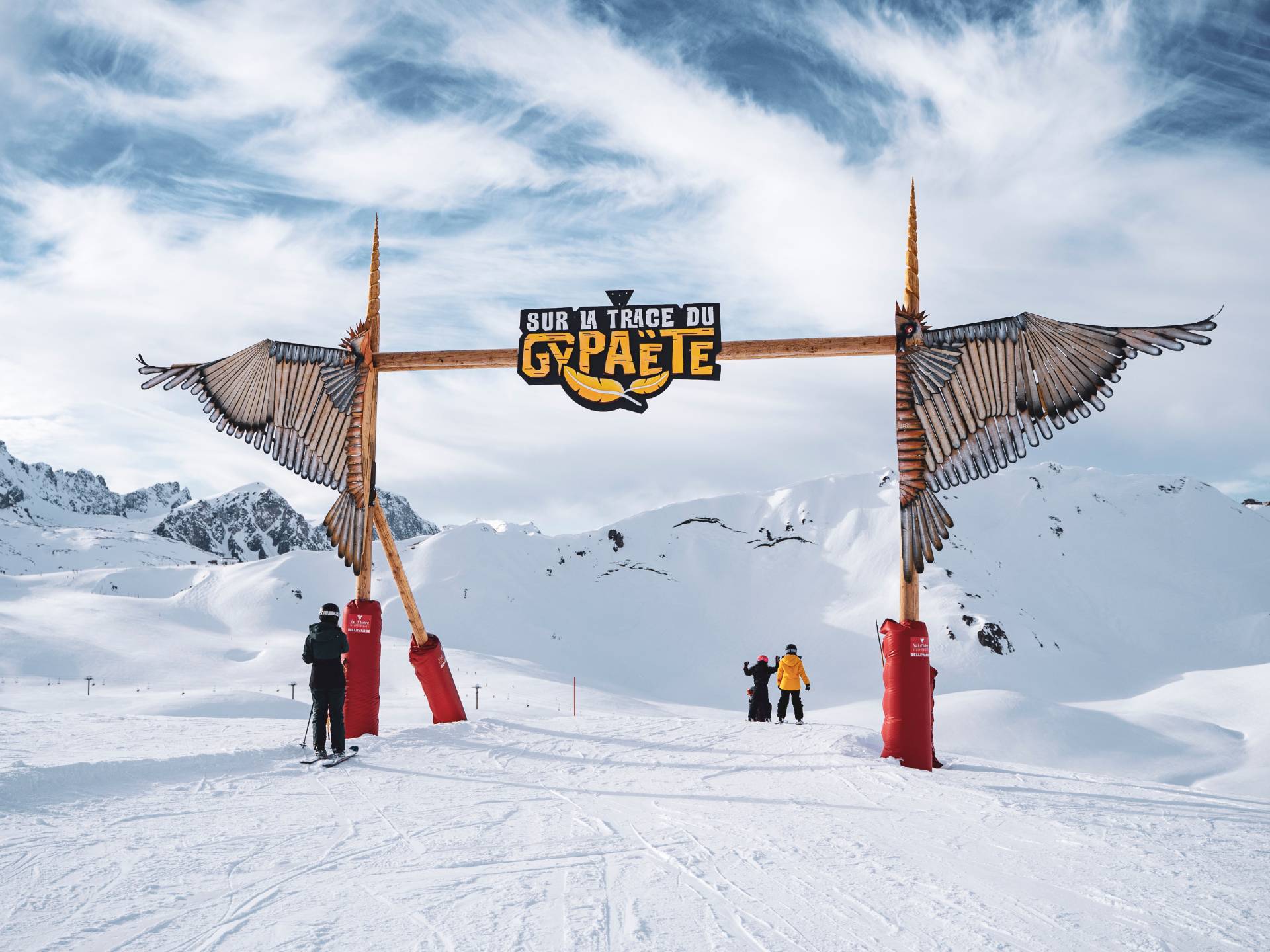Arche en bois sur les pistes de ski de Val d'Isere - Sculpture Gypaete